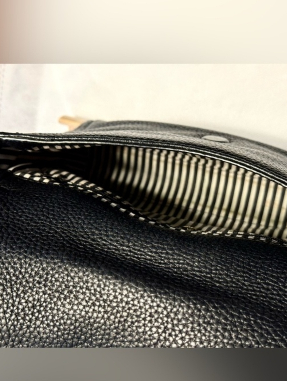 Kate Spade Pebbled Leather Crossbody -Black - Picture 4 of 9